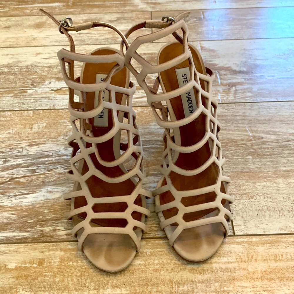 Tan cages Steve Madden heels Sz 7.5